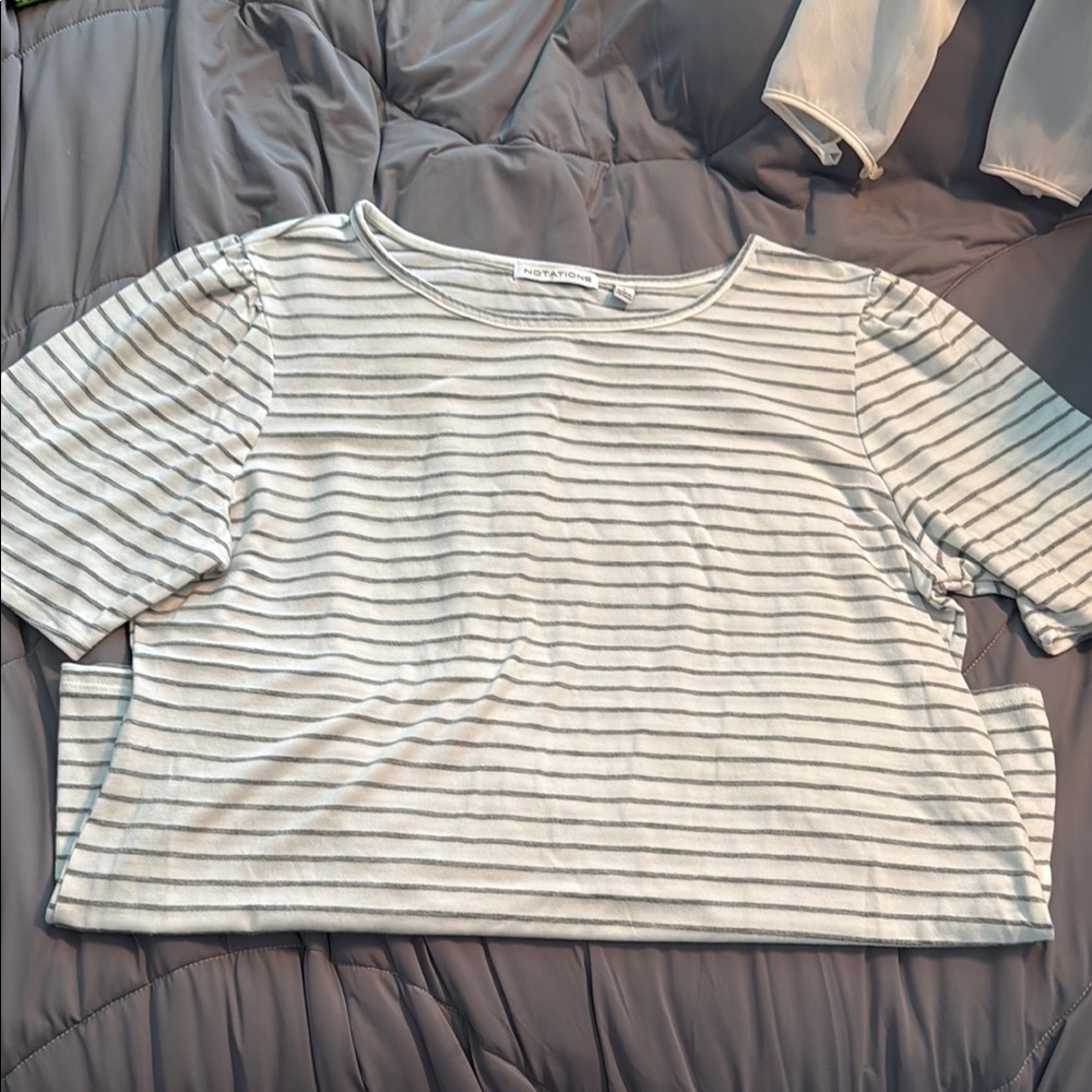 Notations Gray and White Short Sleeve Tee